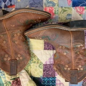 Girl boots 8.5